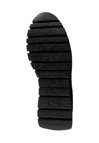Suela de goma negra con diseño de banda texturizada y logo de la marca. Presenta ranuras horizontales y acentos elevados para mayor agarre y tracción.