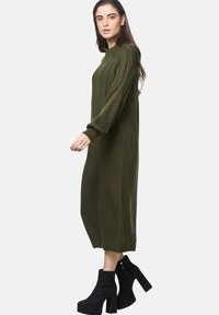 Elara Robe pull - khaki
