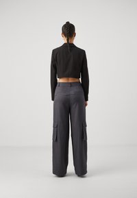 Vero Moda VMFLORENTINA CROPPED - Blazer - black