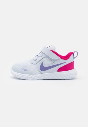 REVOLUTION 5 UNISEX - Chaussures de running sur route - football grey/purple pulse/fireberry/white