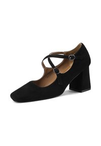 Chaussure à talon carré en daim noir avec un bout carré, présentant des brides croisées avec des accents de boucle et un talon carré robuste.
