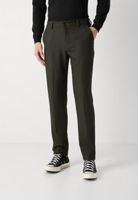 Les Deux COMO PANTS SEASONAL - Chinos tipa bikses - deep forest/charcoal
