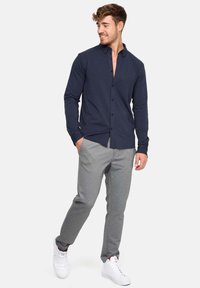 Jeff THEODORE - Skjorter - navy