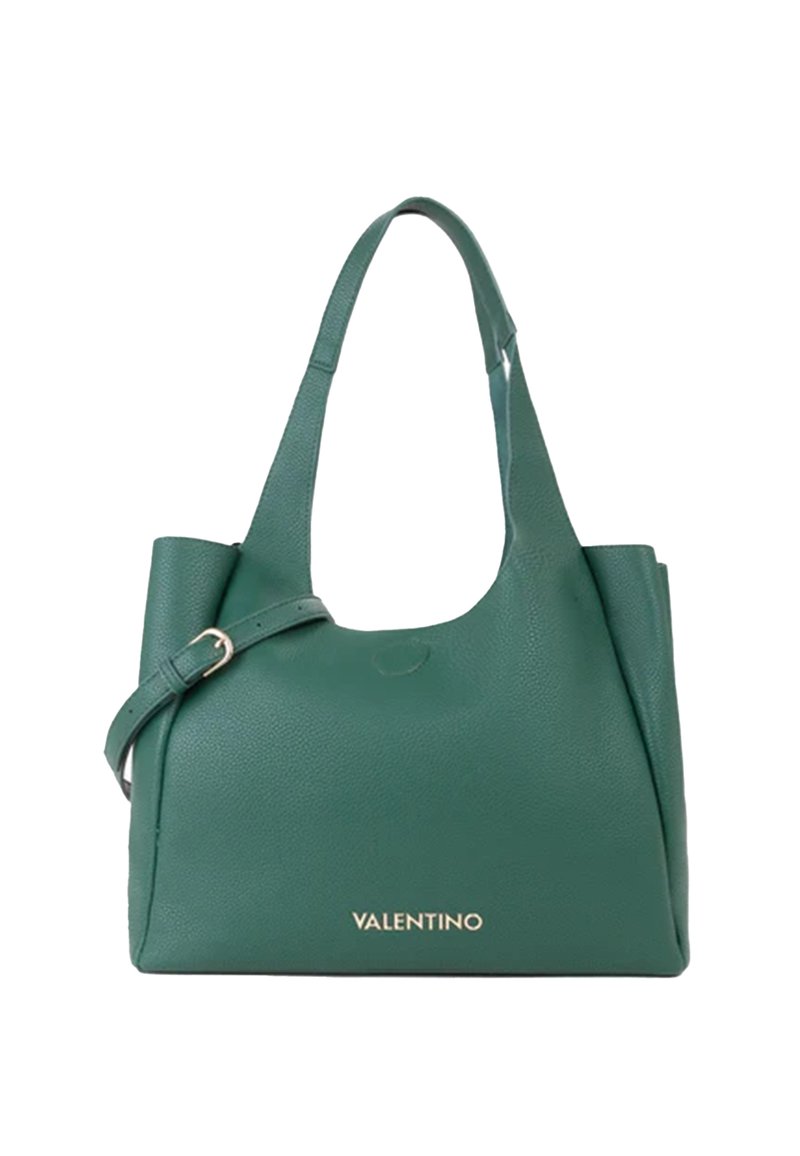 Sac fourre-tout en cuir vert avec une finition texturée, deux anses, et une boucle réglable. Présente un logo doré "VALENTINO" sur le devant.