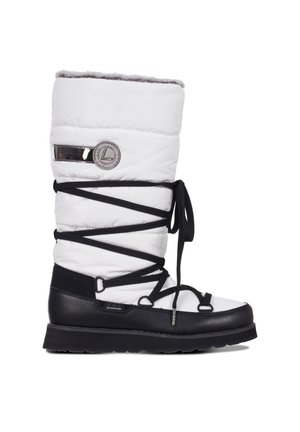 Witte puffer sneeuwlaarzen met een zwarte rubberen basis, ingewikkeld vetersysteem, nepbont binnenvoering en zilveren logo-accent. Waterdicht materiaal.