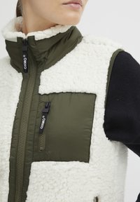 Oxmo OXELINOR - Väst - cloud dancer