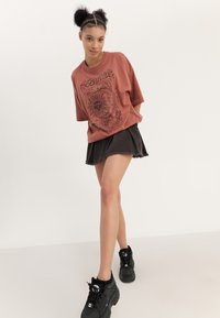 Thumbnail Image 2