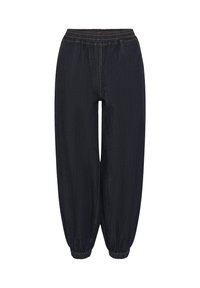 Pantalon jogger en denim bleu foncé avec taille élastique et chevilles retroussées, coutures visibles, présenté de face sur fond blanc.