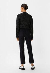 comma casual identity TAILLE HAUTE À - Jeans a sigaretta - schwarz