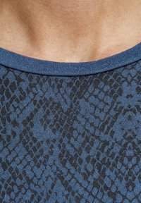 Jack & Jones PREMIUM T-shirt med print - dark-blue denim