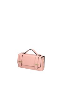 Borsa a mano in pelle rosa chiaro con un design strutturato, rifiniture nere, hardware color oro, manico superiore e chiusura a pattina anteriore.