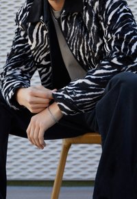 Obey Clothing Light jacket - black