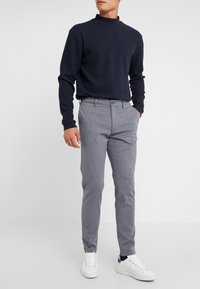 DRYKORN Tygbyxor - royal blue