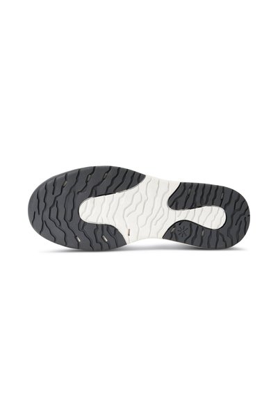 Semelle de sneaker en caoutchouc noir avec des motifs de vagues texturés et des accents blancs. Présente des rainures pour une meilleure adhérence et un design à bout rond.