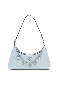 Gequilted lichtblauwe handtas met een gebogen vorm, zilveren kettingaccenten en decoratieve bedeltjes. Zwarte afwerking en logo-detail aan de voorkant.