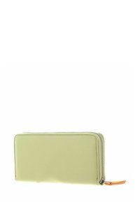 Portefeuille rectangulaire en cuir vert clair avec fermeture éclair et languette en cuir marron sur fond blanc.