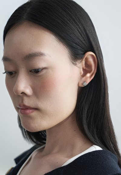 MARC JACOBS DAISY MICRO EARRINGS - Auskarai - silver-coloured