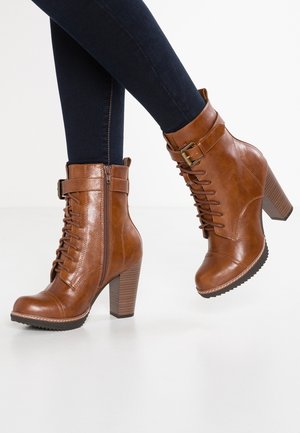 Bottines à talons hauts - cognac