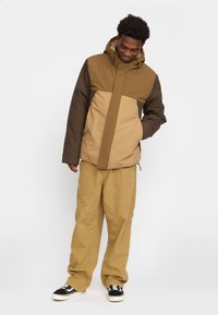 REVOLUTION PADDED TECH - Winter jacket - brown