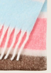 Wollen sjaal met blauwe, rozen, crèmekleurige en bruine strepen. Heeft franjes aan één uiteinde en een zachte, gestructureerde oppervlakte.