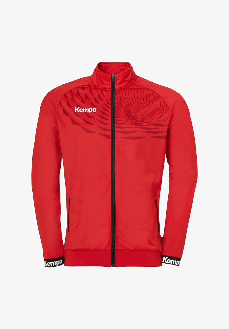 Rød zip-up jakke med høj krave, sort geometrisk mønster på den øverste front og sorte manchetter med hvide logo accenter.