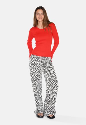 TWISTI O-NECK  - Strickpullover - fiery red