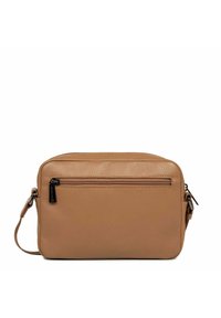 Borsa in pelle marrone con forma rettangolare, dotata di una tasca frontale con zip e una tracolla regolabile. Struttura liscia, design minimalista.