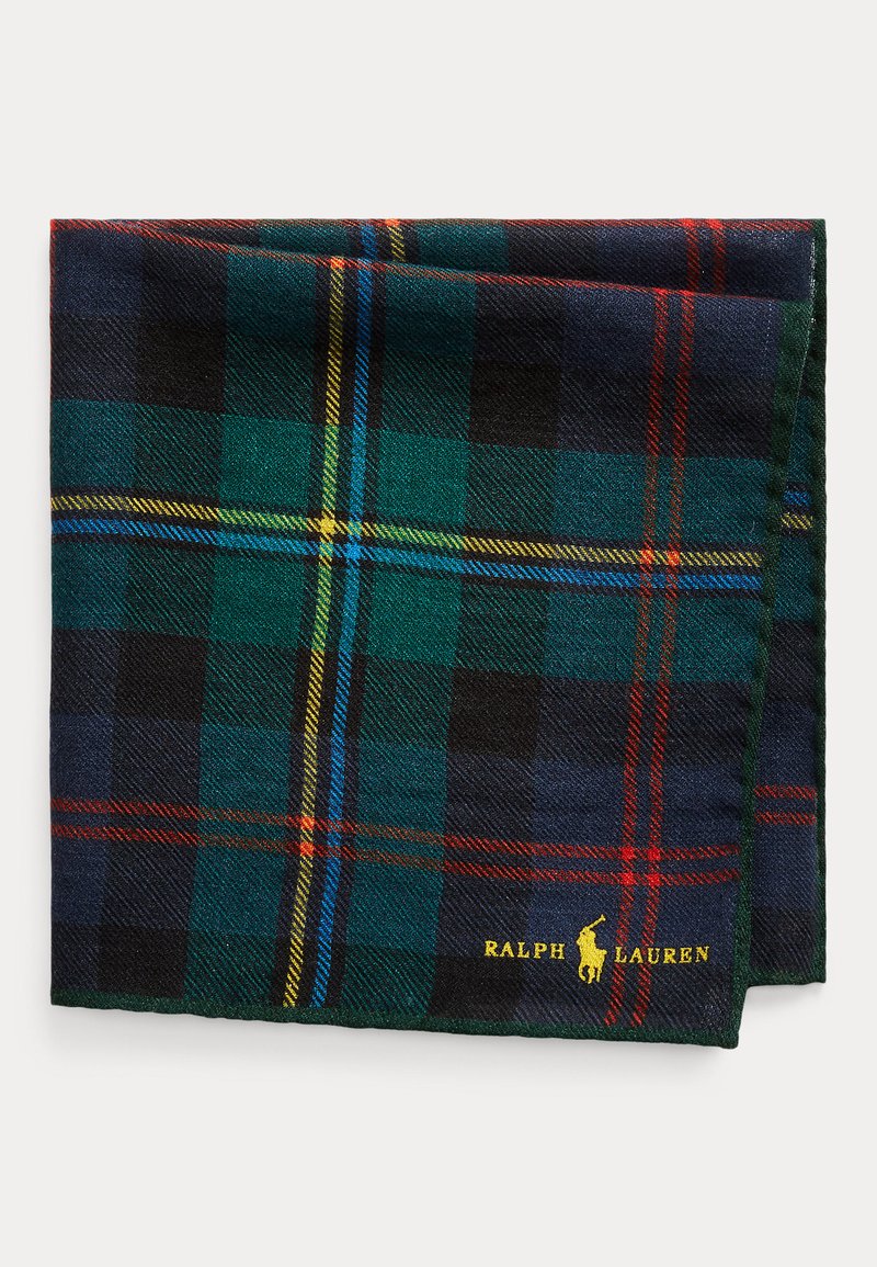 Écharpe tartan en vert, bleu, noir et rouge avec des rayures jaunes et bleues. Bords finis. Logo "RALPH LAUREN" en jaune.