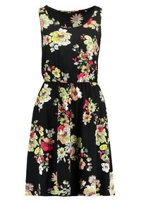 Czarna sukienka bez rękawów z kolorowym kwiecistym wzorem, w którym dominują czerwone, żółte, zielone i białe kwiaty, oraz elastycznym paskiem w talii.
