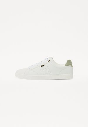 Sneaker bianco con tomaia in pelle liscia, design con lacci, dettagli perforati e accentuazione in suede verde chiaro sul tallone. Suola in gomma per una buona aderenza.