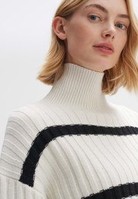 OPUS PORY STRIPE - Trui - milk