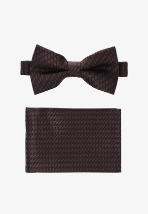 Zestaw muszki i poszetki w ciemnym brązie, z teksturowanym, tkanym wzorem. Muszka jest regulowana; oba dodatki są gładkie i eleganckie.