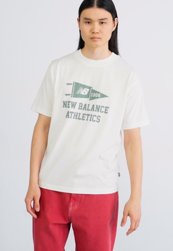 VARSITY PENNANT - Print T-shirt - sea salt4