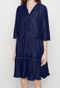 Marc Cain Denimové šaty - dark blue