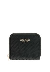 Portefeuille tissé noir avec fermeture zippée. Présente un logo doré "GUESS EST 1981". Fabriqué en matériau texturé avec un motif de tissage détaillé.