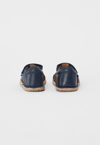 Thumbnail Image 3