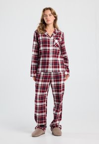 Unselected, bordeaux