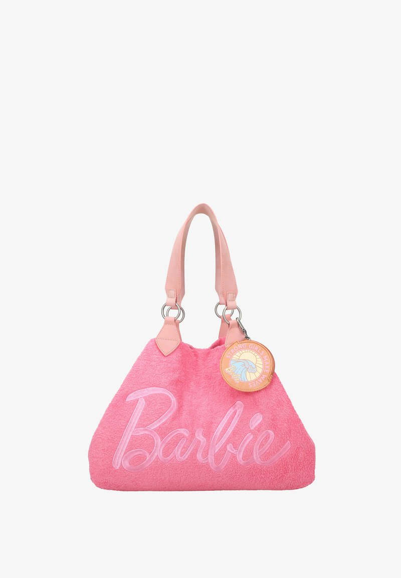 Rosa Plüsch-Handtasche mit "Barbie" in einem helleren Rosa gestickt. Verfügt über rosa Lederträger und ein dekoratives, rundes Etikett mit einem Design.