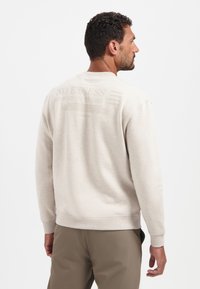 NO EXCESS WITH BACKPRINT - Sweater - kit