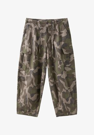 Stradivarius, PRINTED CARGO TROUSERS - Cargo trousers - khaki