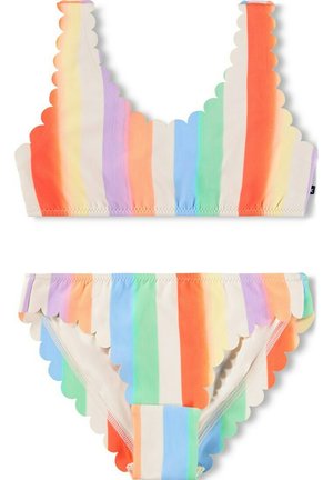 Zestaw bikini z pionowymi tęczowymi paskami i falistymi krawędziami na górnej i dolnej części na białym tle.