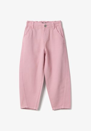Roze katoenen broek met een elastische tailleband, vier zakken en taps toelopende pijpen. Gladde textuur met zichtbare stikseldetails.
