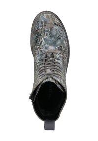 Stivale alla caviglia con lacci in tessuto grigio e blu a fantasia con finitura testurizzata, dotato di una cerniera laterale e di un manico sul tallone.