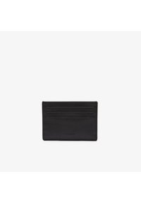 Porte-cartes en cuir noir avec quatre emplacements, logo en relief, design rectangulaire slim, texture lisse et style minimaliste.
