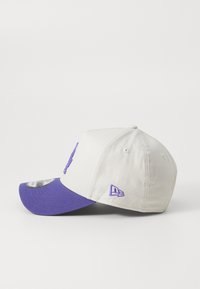 New Era PATCH EFRAME UNISEX - Καπέλο - offwhite/lila