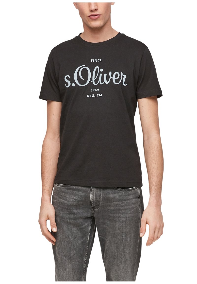 Camiseta S.Oliver Para Hombre Con Logotipo Detallado - Corte Regular, Tejido Suave, Básico Con Estilo