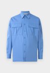DOUBLE POCKET SHIRT - Button down-skjorte - blue