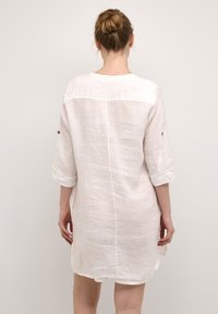 Cream BELLIS CAFTAN SHORT MOLLIE FIT - Kasdienė suknelė - snow white