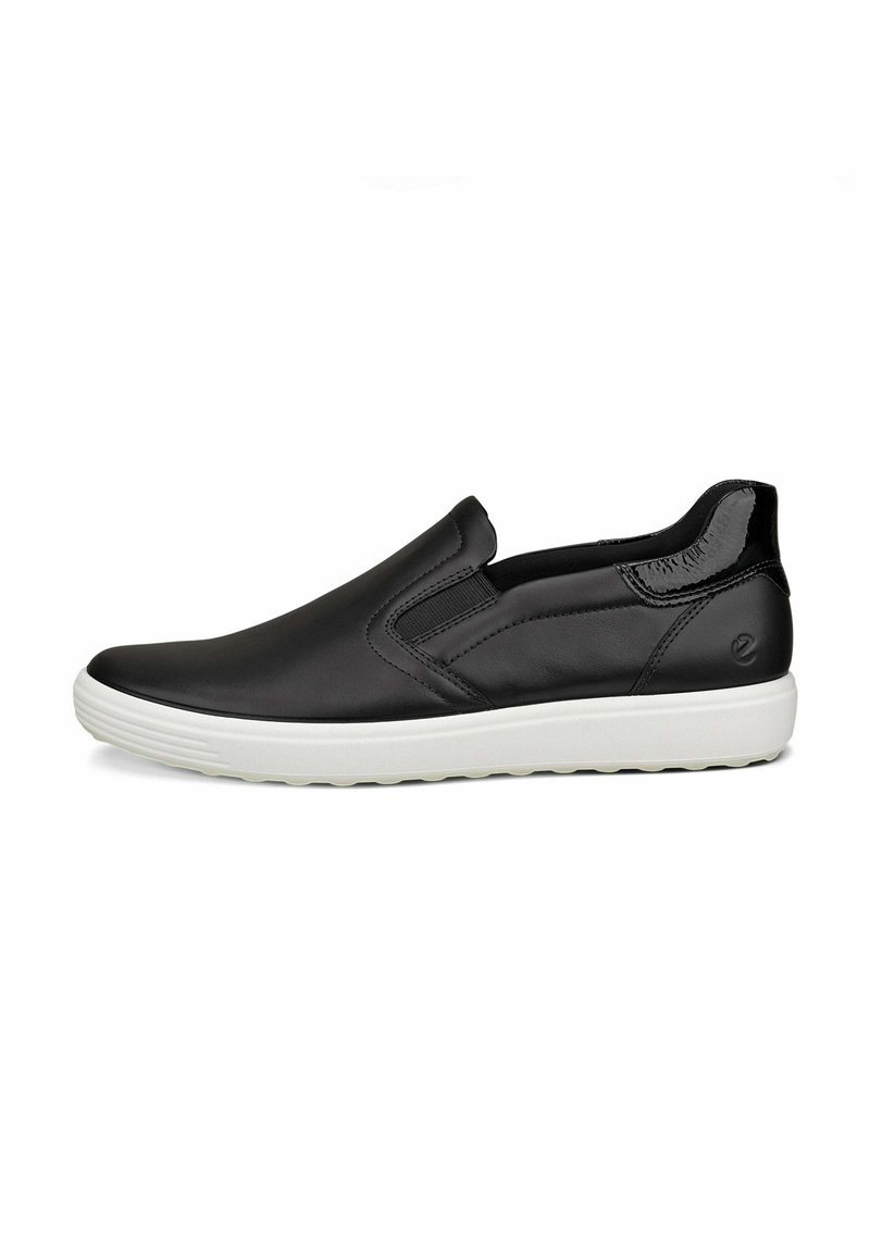 Scarpe slip-on nere in pelle liscia con pannelli elastici laterali, suola in gomma bianca e design minimalista.