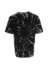 Černé tričko s krátkým rukávem a bílým spirálovým vzorem batiky vycházejícím ze středu na zadní straně.